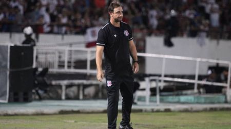 Felipe Conceição, técnico do Santa Cruz
