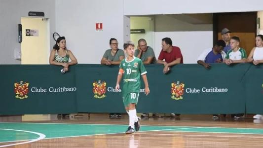 Felipe de Souza marcou golaço pelo Curitibano na Taça Brasil de Futsal