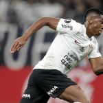 Felipe Augusto acumula bons números em vitória do Corinthians