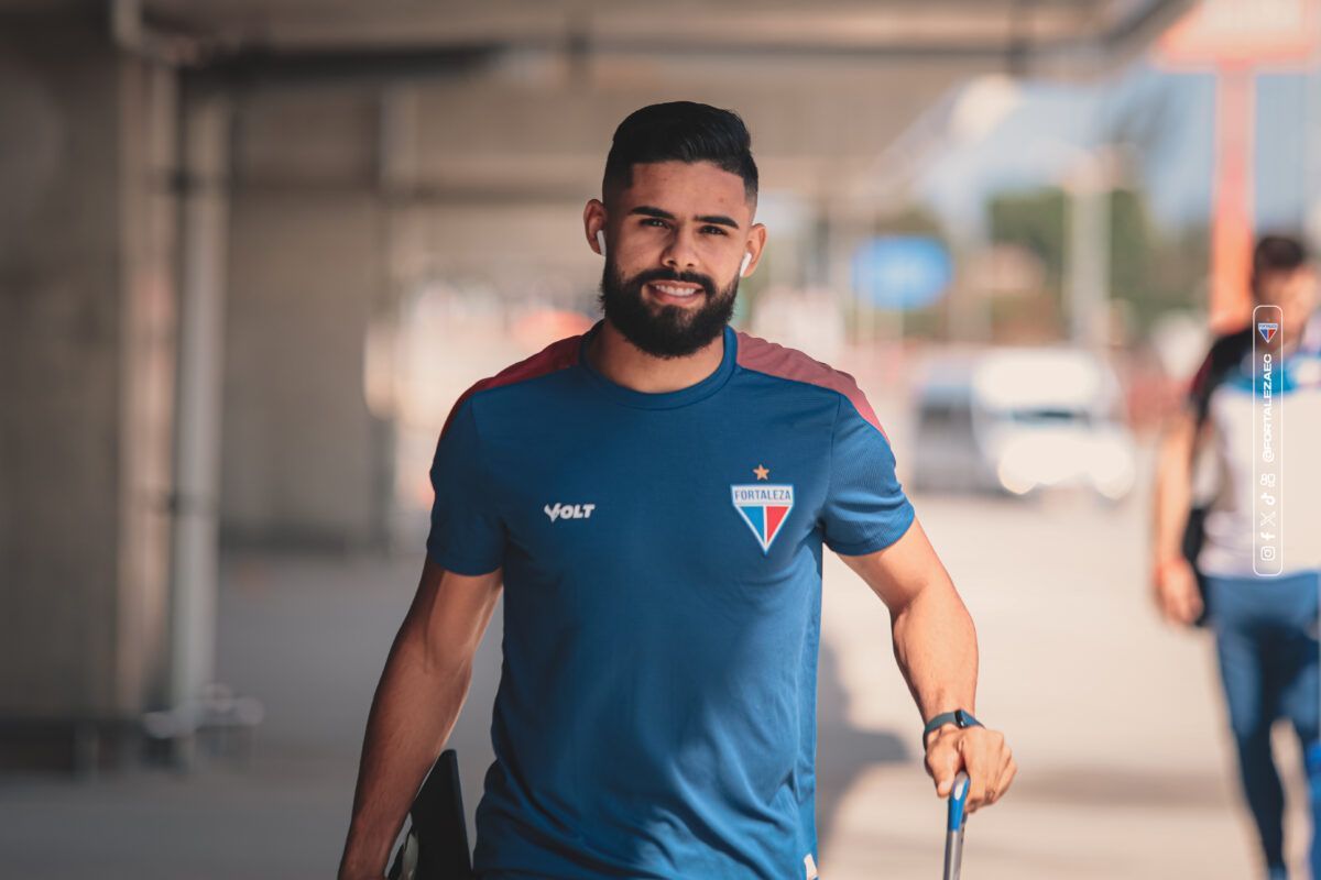 Fortaleza embarca para 'tour' no Sul em busca da liderança do Brasileirão