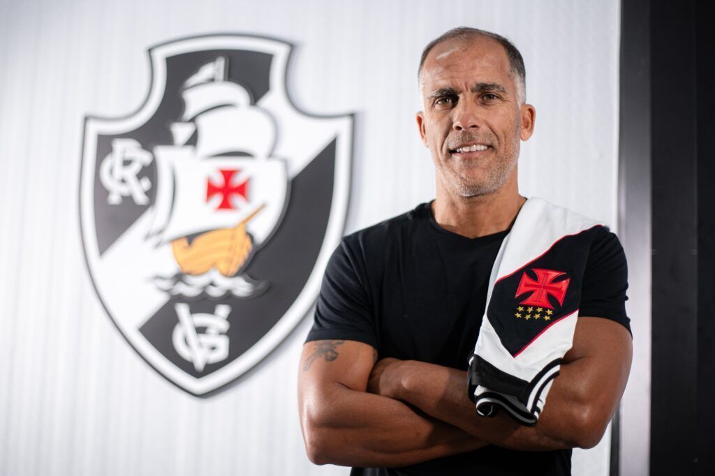 Vasco oficializa chegada de Felipe Maestro ao departamento de futebol