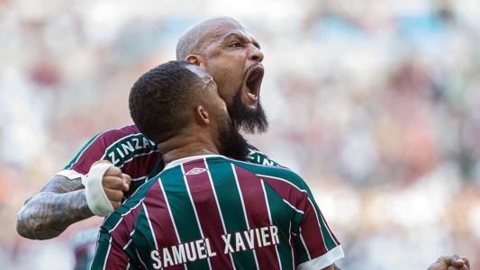 Felipe Melo e Samuel Xavier comemorando a vitória do Fluminense no Maracanã
