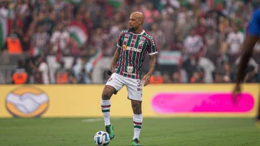 Felipe Melo em ação contra o Boca, na final da Copa Libertadores