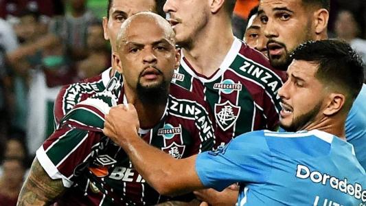 Felipe Melo foi multado por gestos para a torcida do River