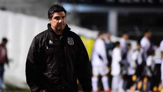 Felipe Moreira deixa comando da Ponte Preta