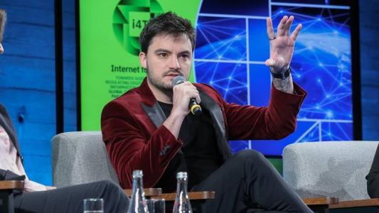 Felipe Neto participou de evento da Unesco que discutiu regulamentação das plataformas digitais