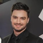 Felipe Neto dá resposta polêmica após críticas por doar livros; entenda 