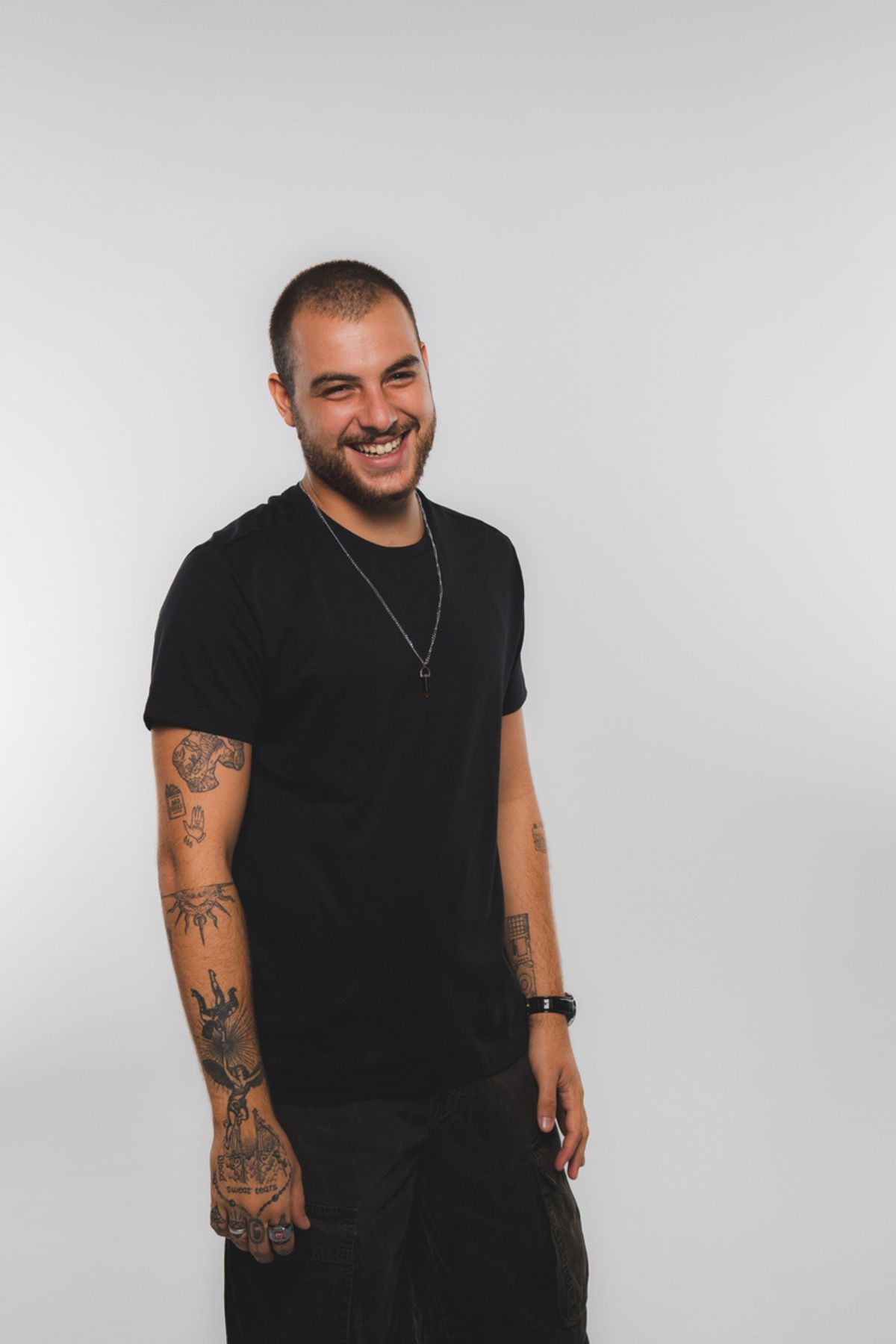 Após incêndio no festival, filho de Patrícia Poeta estreia como DJ no Tomorrowland na próxima semana