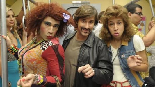 Felipe Pontes ao centro da foto à época que fazia parte do extinto Zorra Total na TV Globo