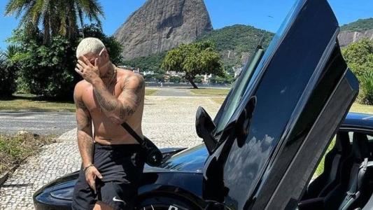 Felipe Ret possui um carro do modelo McLaren GT