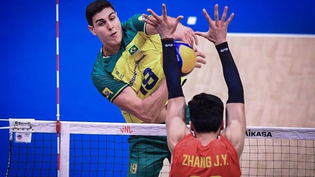 Brasil atropela China na Liga das Nações com show de oposto Felipe Roque