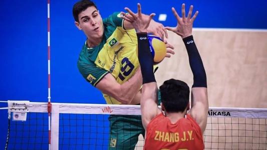 Felipe Roque, oposto da Seleção, foi destaque na vitória sobre a China