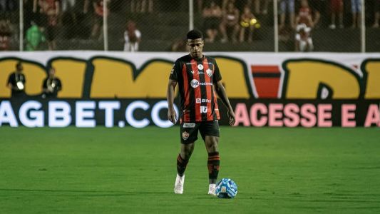 Felipe Vieira, lateral do Vitória