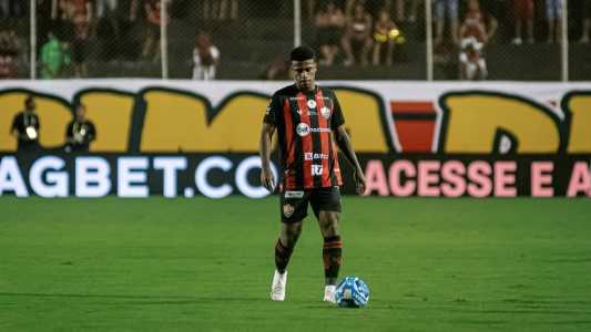 Felipe Vieira, lateral do Vitória
