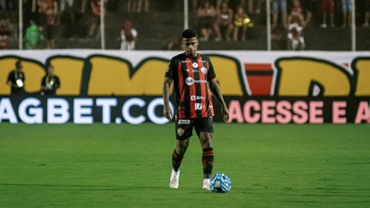 Felipe Vieira, lateral do Vitória