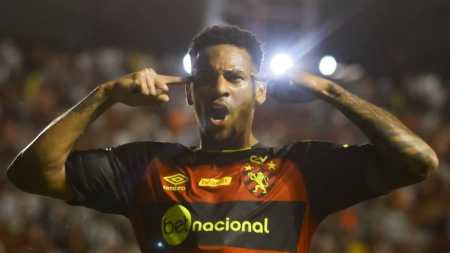 Felipinho está sendo preparado para ser o substituto de Luciano Juba no Sport
