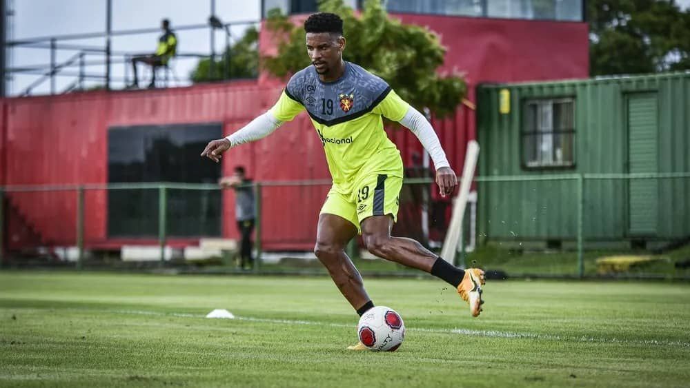 Felipinho diz que grupo crê no acesso do Sport e pede à torcida: 'Não pode duvidar'