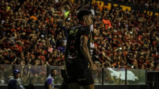 Felipinho, lateral-esquerdo do Sport