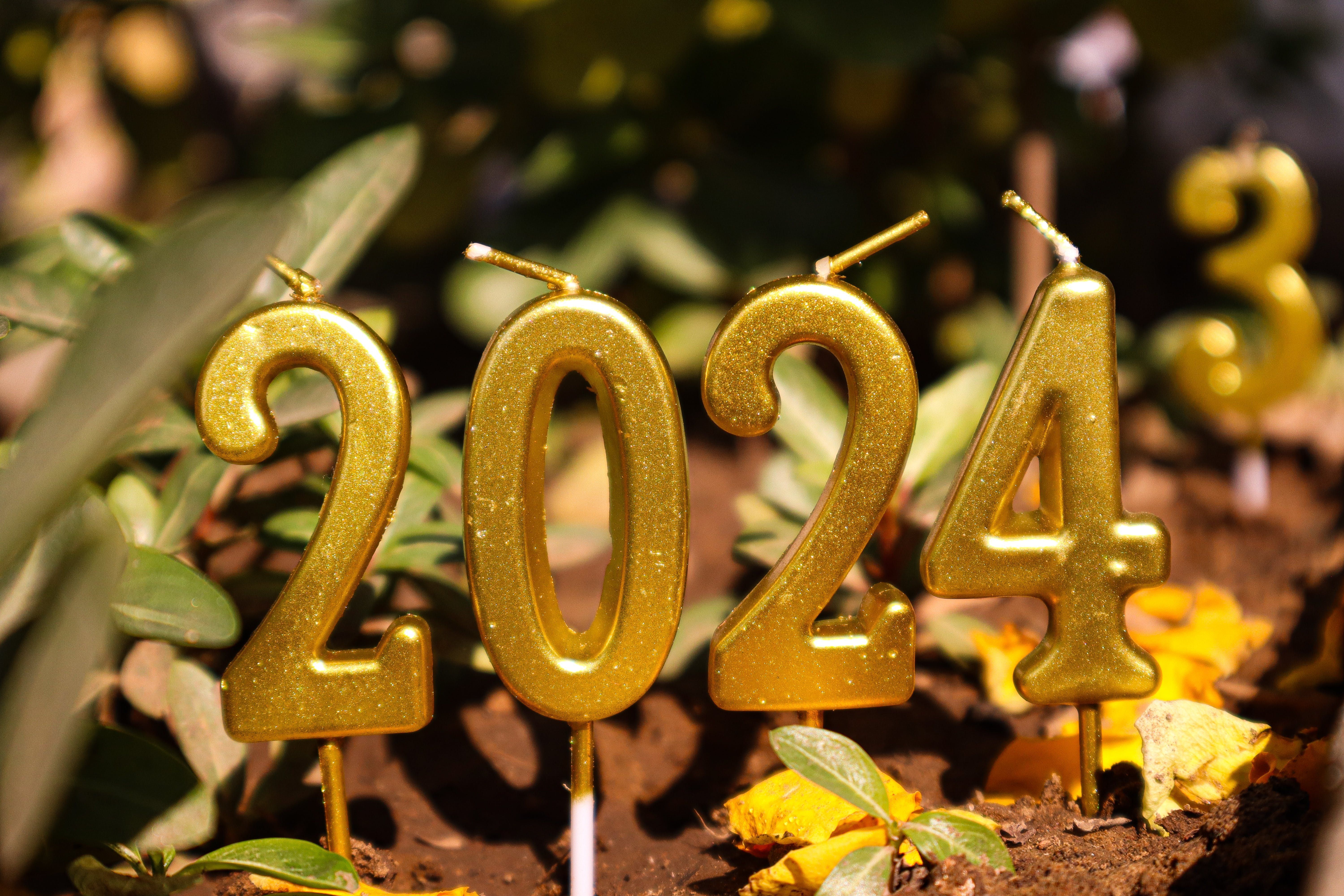 Horóscopo: saiba a previsão do seu signo para a carreira e o amor em 2024