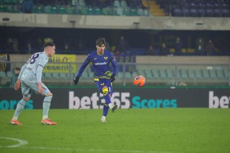 Isaac em estreia pelo Verona