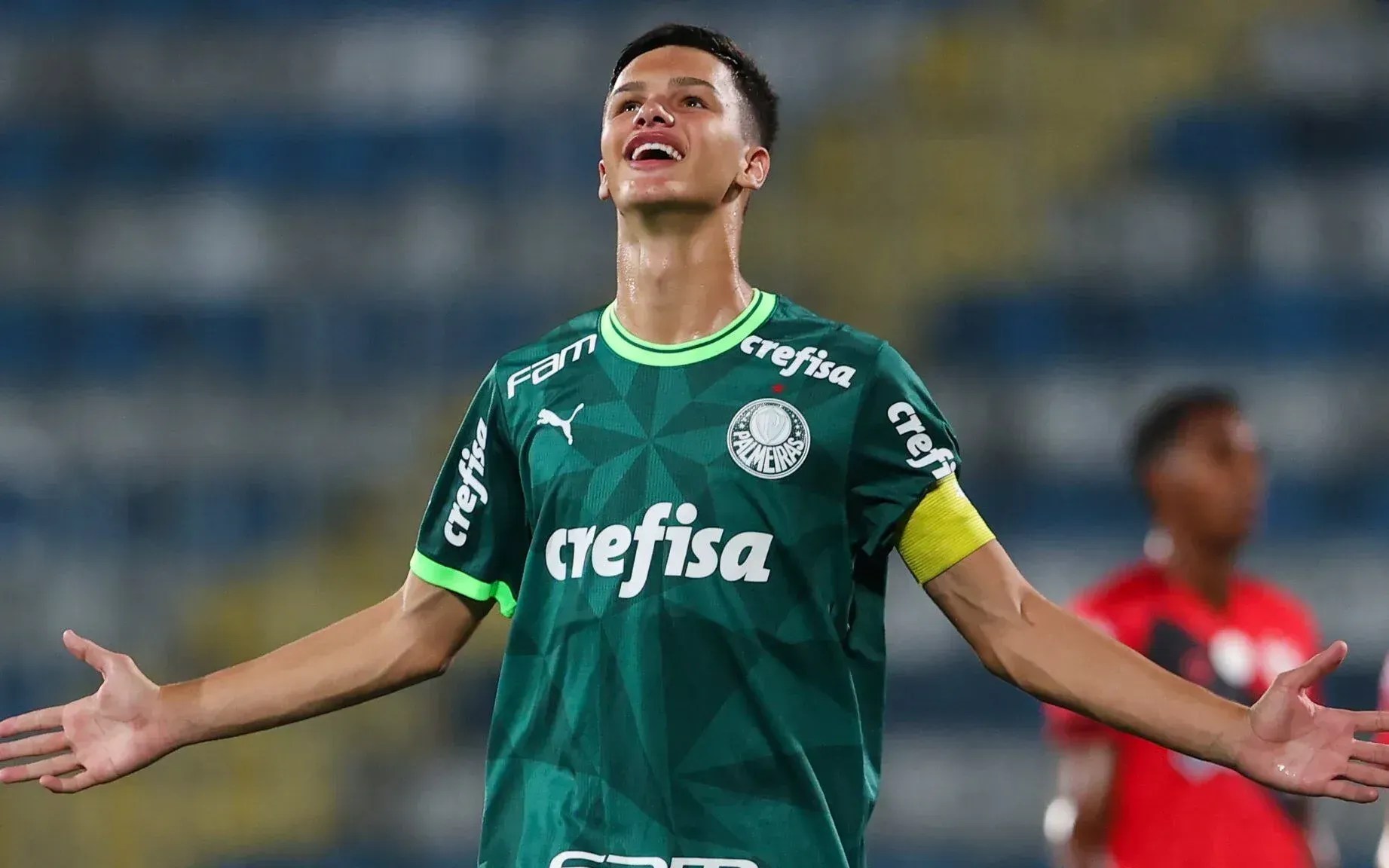 Palmeiras empresta zagueiro da base para clube de Henry e Fàbregas