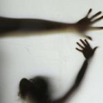 Projeto que concede pensão a filhos de vítimas de feminicídio é aprovado e vai à sanção de Lula