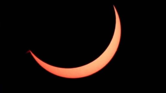 Fenômeno raro é chamado de eclipse híbrido e será visto na Austrália, Timor Leste e Indonésia