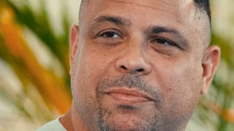 Torcedores do Cruzeiro 'invadem' publicação de banco e pedem saída de Ronaldo da SAF