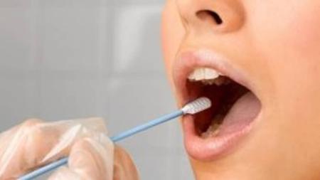 O teste será indicado apenas nos casos sintomáticos, após análise médica