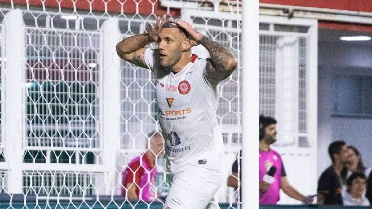 Tombense vira contra o Vila Nova, complica adversário e respira na Série B