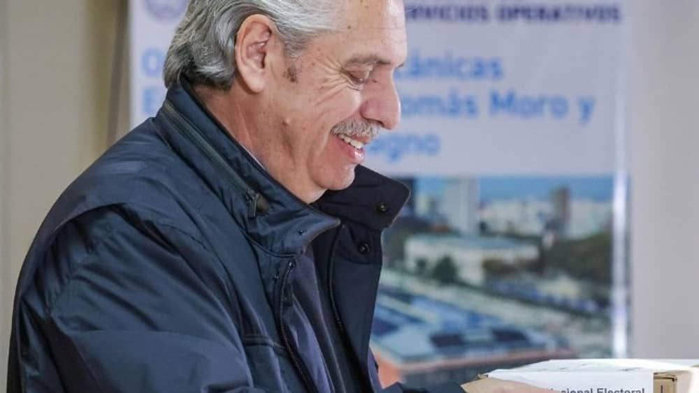 Alberto Fernandez, presidente da Argentina, afirma que Milei terá 'transição ordenada'