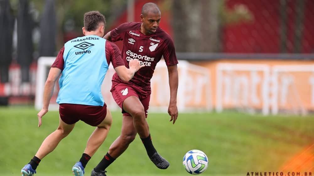 Athletico-PR e Fortaleza se enfrentam na disputa pelo G6 do Brasileirão