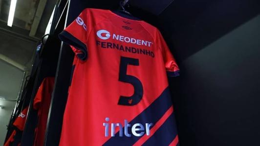 Fernandinho será um dos titulares do Athletico