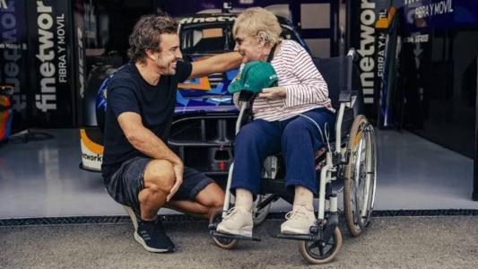 Fernando Alonso e a fã que viralizou nas redes