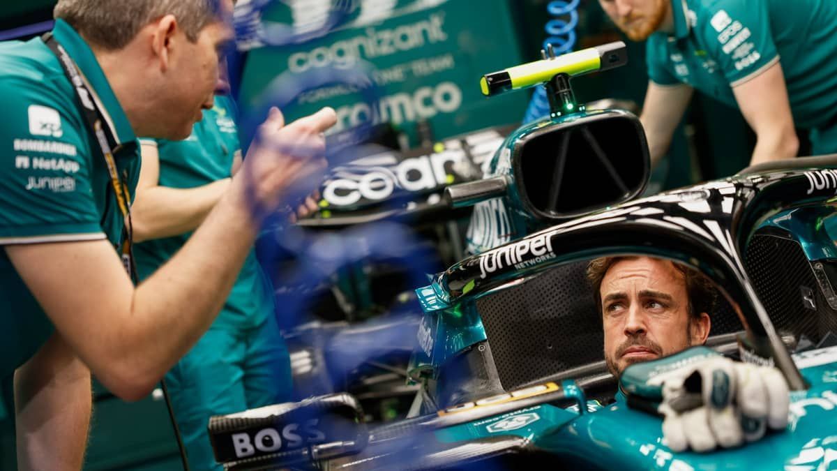 Fernando Alonso supera Max Verstappen em sessão de treinos do GP do Bahrein