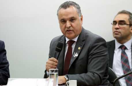O ex-vereador de BH, Fernando Borja, discursa durante audiência na Câmara dos Deputados em Brasília