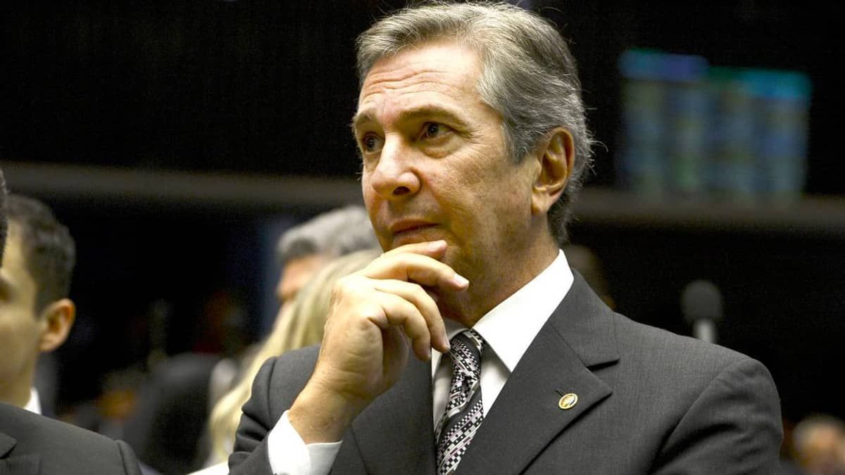 STF adia fim de julgamento que pode condenar Collor