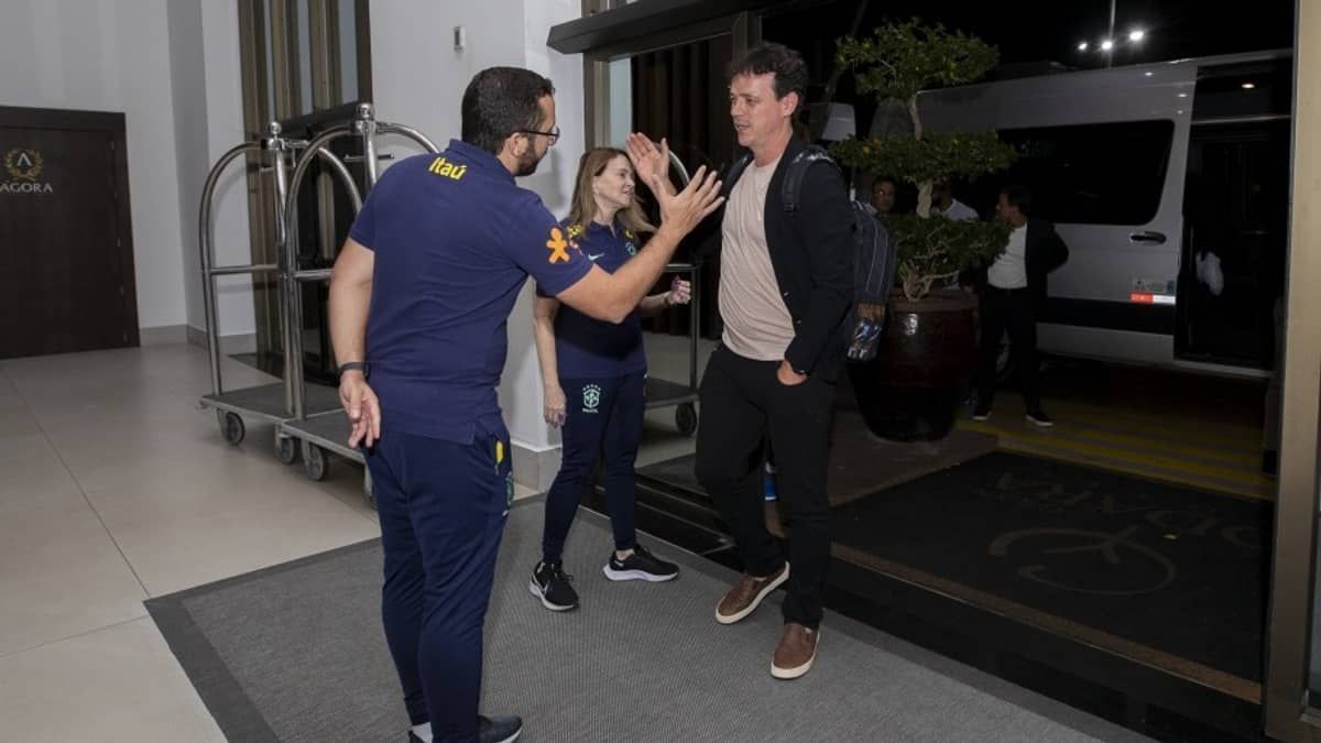 Seleção Brasileira chega em Cuiabá para duelo contra a Venezuela
