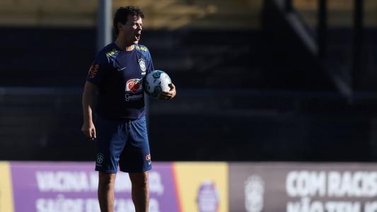 Fernando Diniz comanda treinamento em Montevidéu