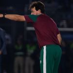 Fluminense para jogada aérea do Olimpia, em estratégia de Diniz