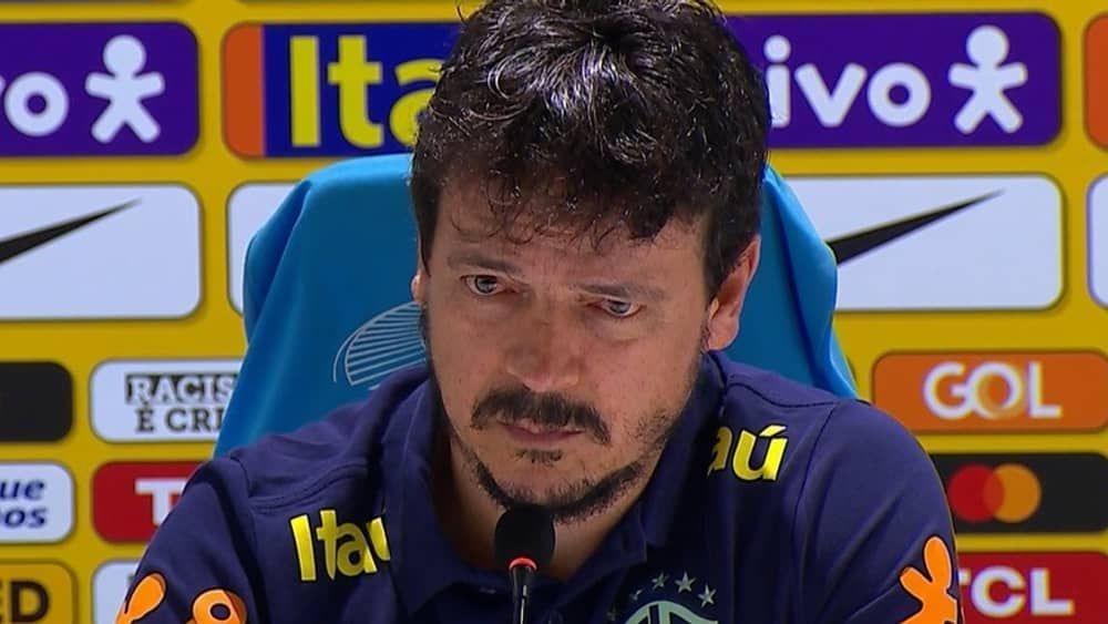 Diniz vê derrota injusta e diz que torcida gritar olé para Argentina foi 'demais'