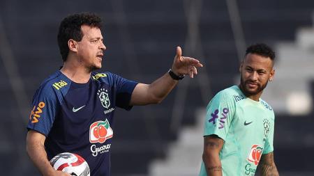 Fernando Diniz e Neymar em treino da Seleção Brasileira em Lima, no Peru