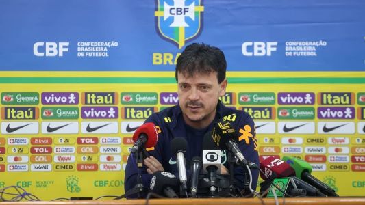 Fernando Diniz em entrevista coletiva em Lima, no Peru, antes de jogo pelas Eliminatórias