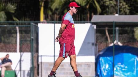 Fernando Diniz espera pelo menos quatro reforços