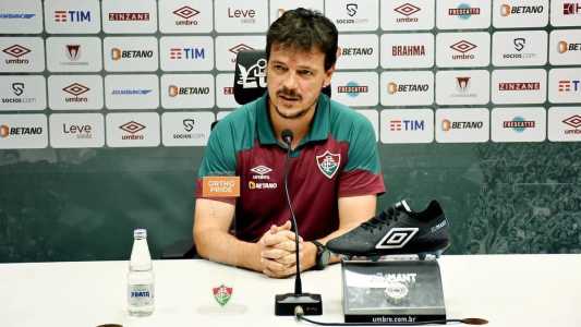 Fernando Diniz foi vaiado por parte da torcida do Fluminense