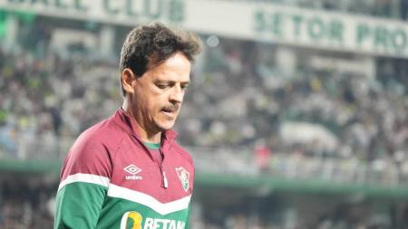 Fernando Diniz garante que números ruins fora não atrapalham a cabeça do elenco do Fluminense