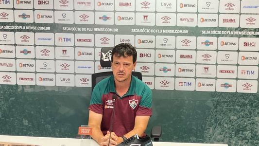Fernando Diniz na coletiva do Fluminense