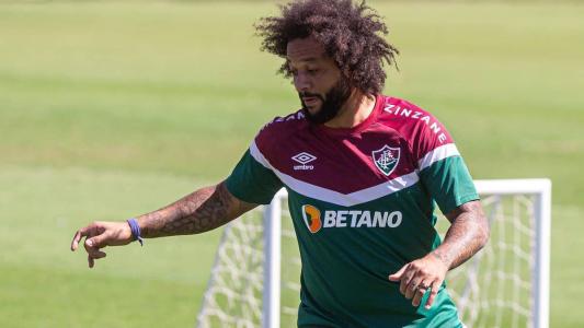 Fernando Diniz pode escalar Marcelo no meio de campo contra o Internacional