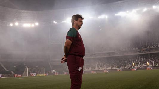 Fernando Diniz reclamou da arbitragem do clássico