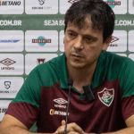 Diniz critica grama sintética e sinaliza com Fluminense reserva diante do Palmeiras
